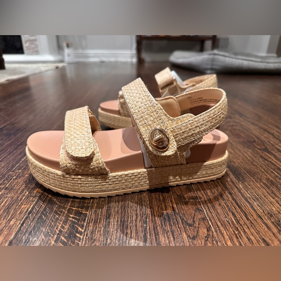 NIB Rattan Sandals - Picture 2 of 7